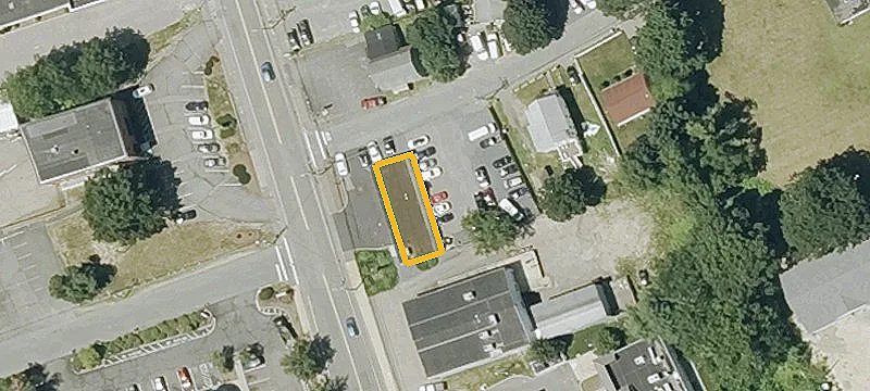 1590 Main St