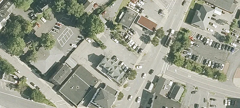 18-20 Main St