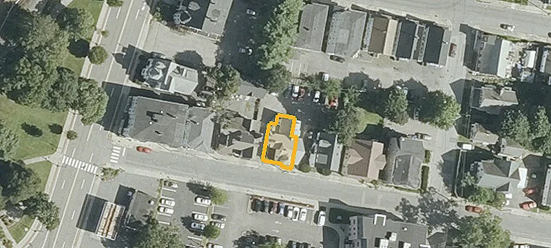 8 Holman St