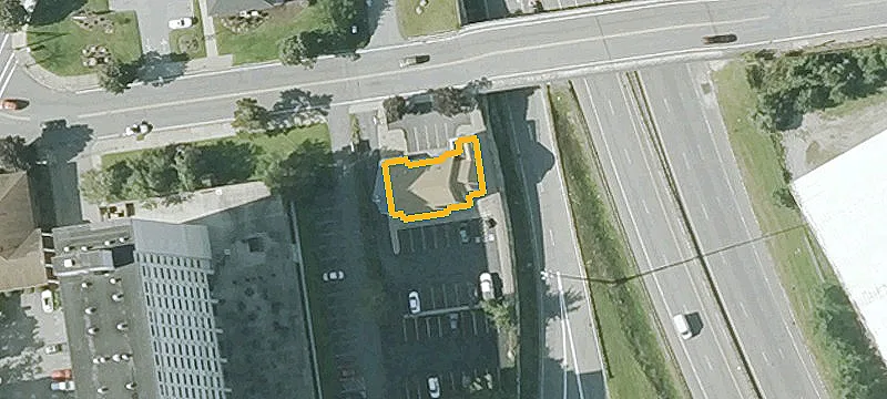 32nd Hillman St