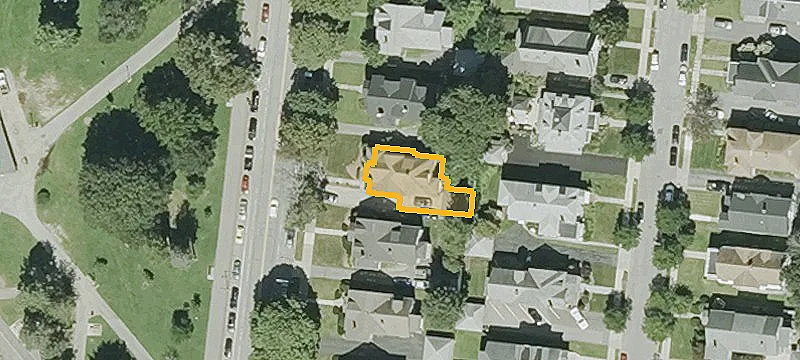 152 Russell St