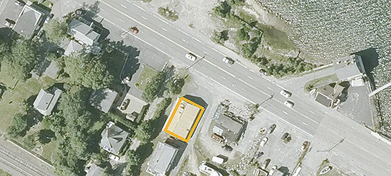 3241 Cranberry Hwy