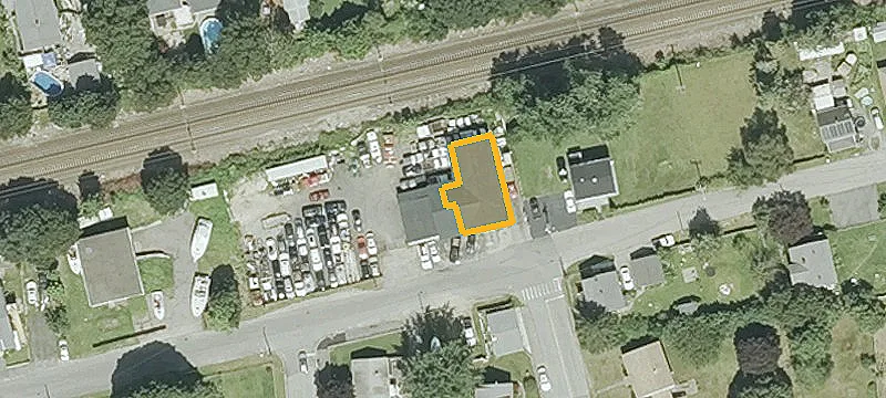 83 Dickens St