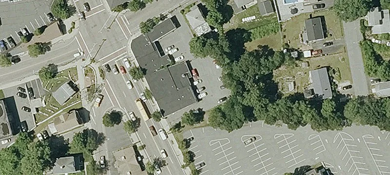 1049 Main St