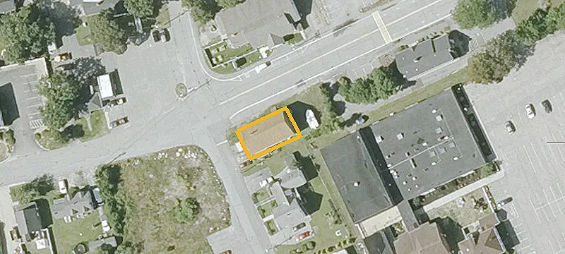 12 Wallace Ave