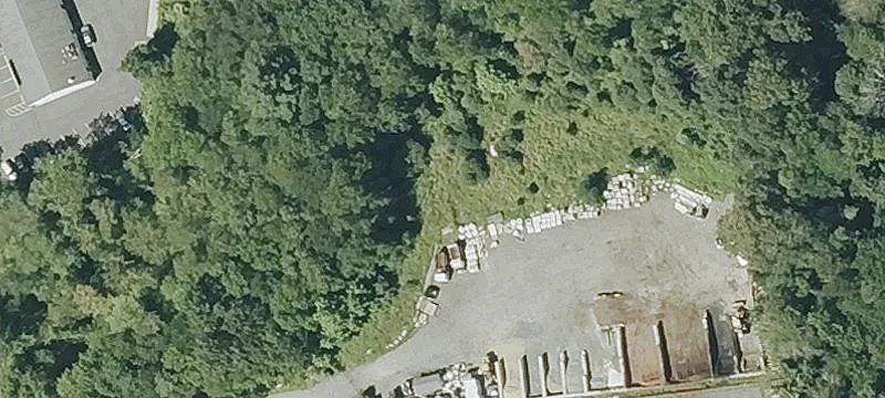 8 Lois Ln