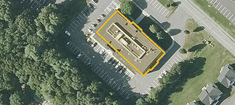 30 Riverside Dr