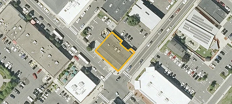 1021 Main St