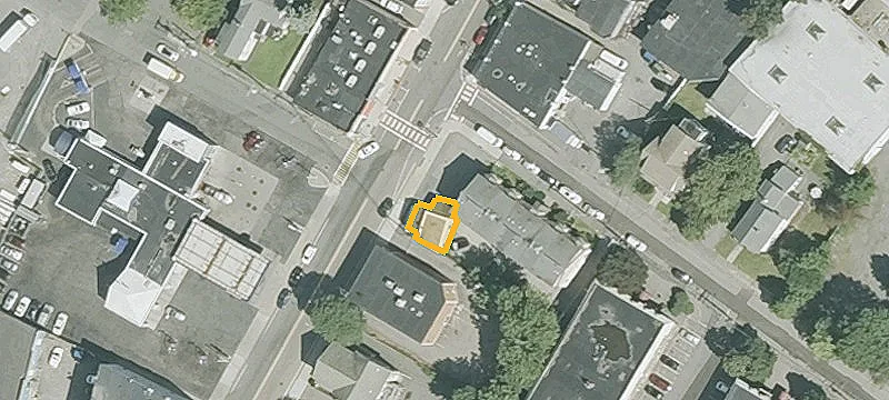 86 Hollis St