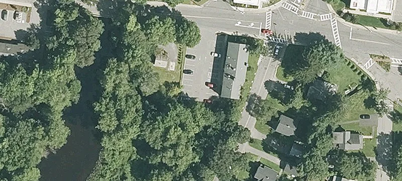 1135 Main St