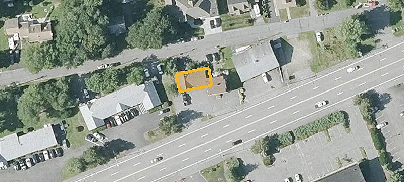 84 Huttleston Ave