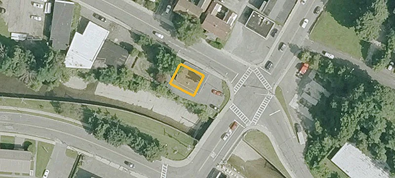 8 Riv St