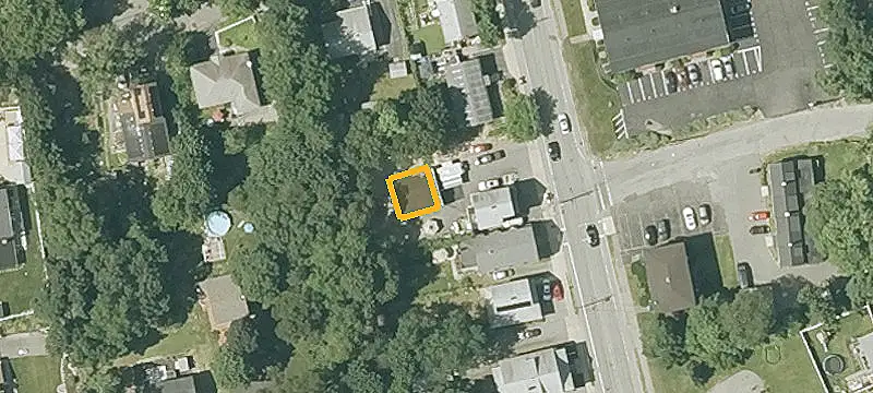 992 Main St