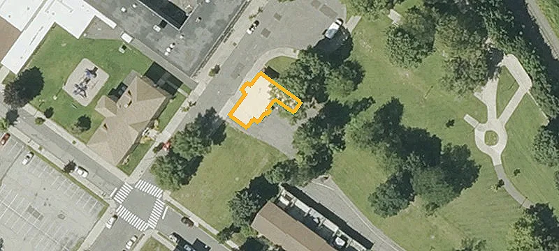 16 Maple St