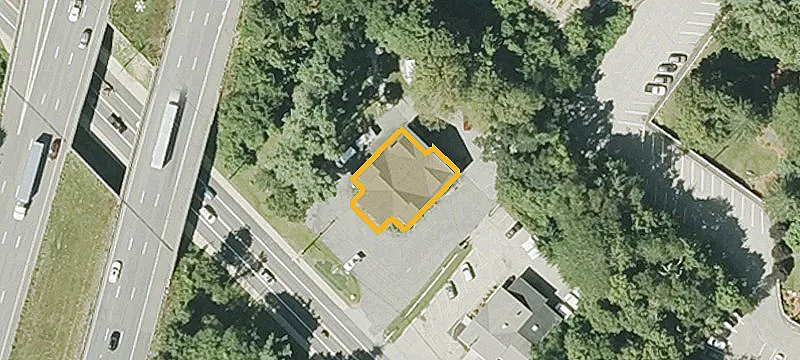 320 Main St