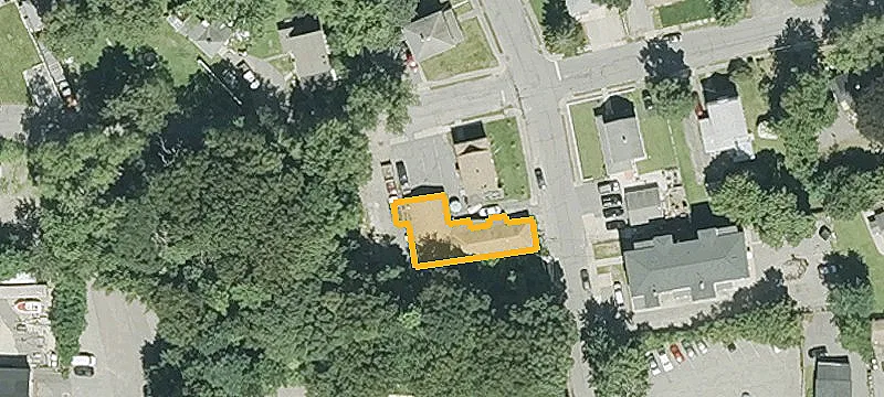 8 Howe St