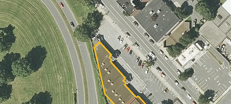 2460 Main St