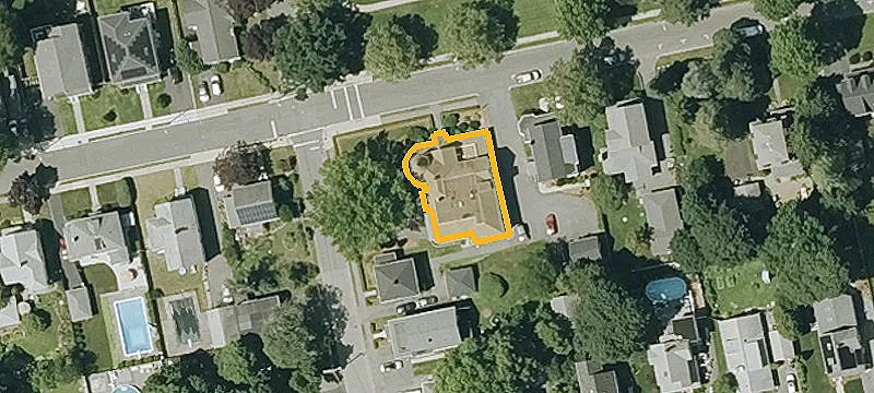 93 Laurel St