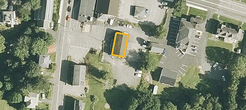 2 Maple Ave