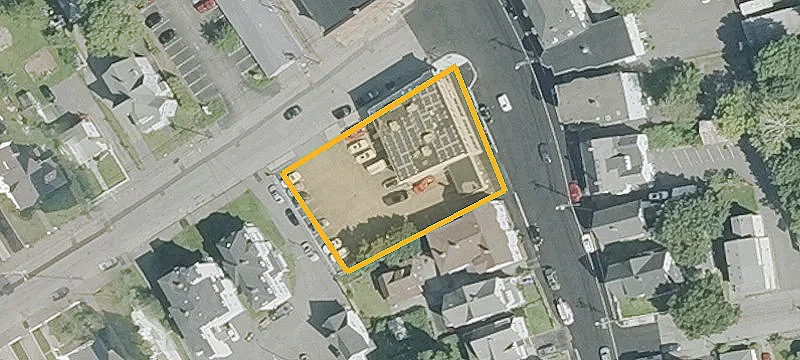 308 Bay St