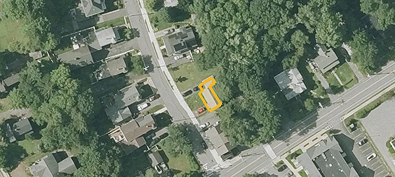 34 Hartford St