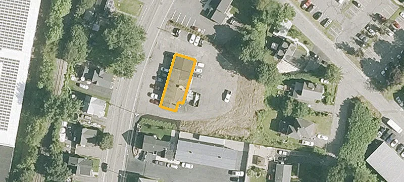 995 Main St