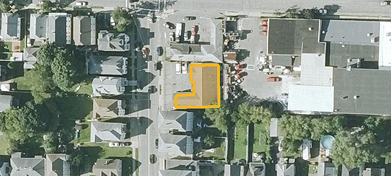824 Belleville Ave