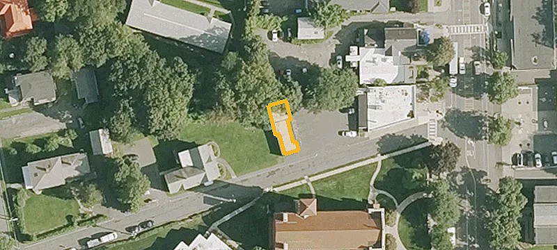 15 Cowles Ln