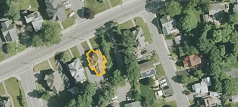 24th Linden Pl