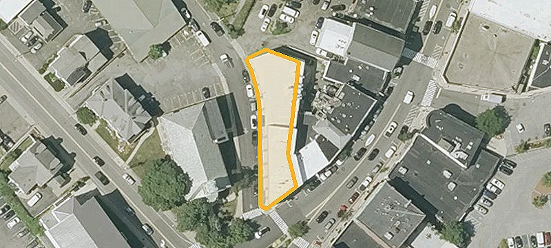 386 Main St