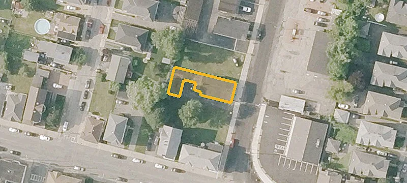 26 Oak Grv Ave