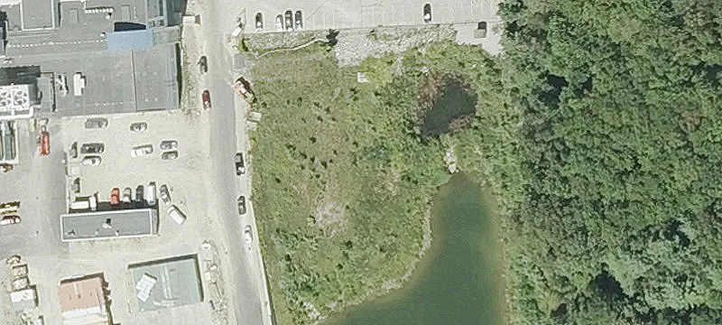 12 Old Webster Rd