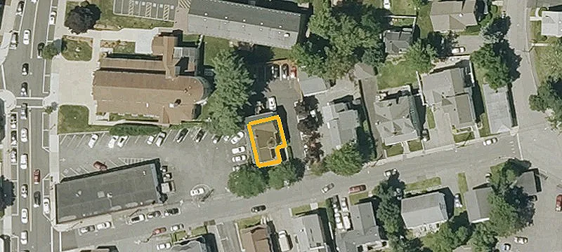 42 Holbrook Ave