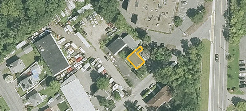 2nd Aaron St