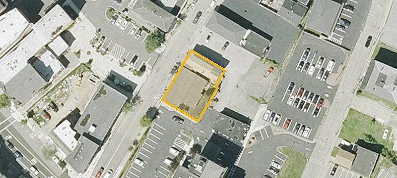 18 Central St