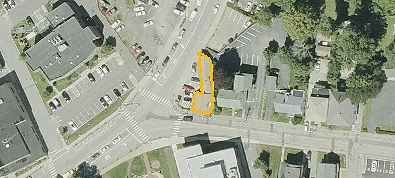 400 Main St