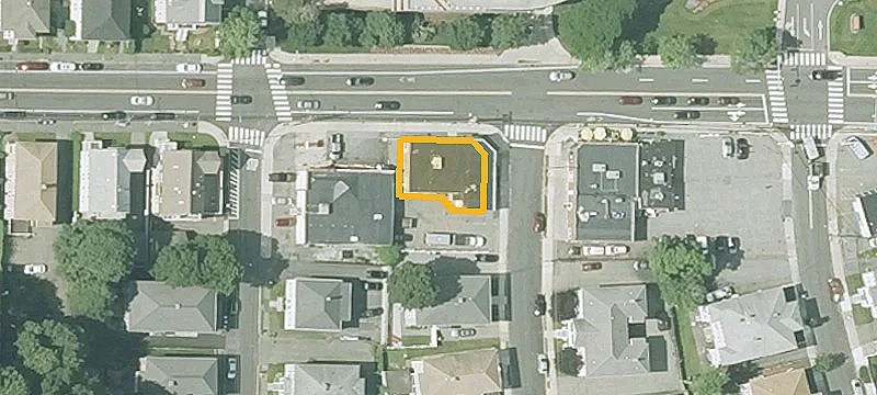 1060 Main St