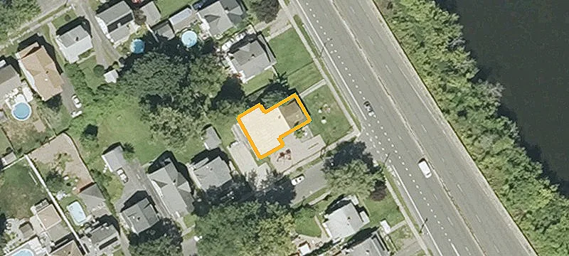118 Riverdale St
