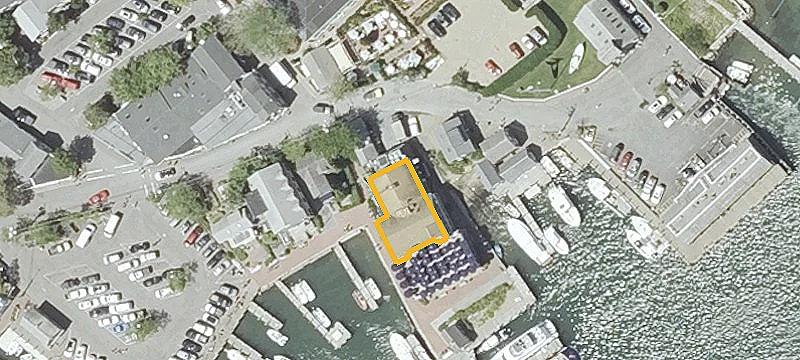 31 Dock St
