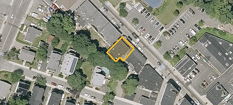31-35 Crst Ave