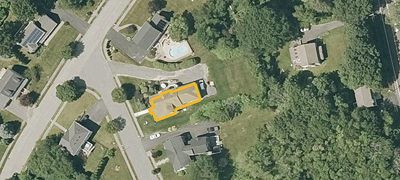 2 Strawberry Ln