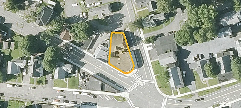 439 Ctr St