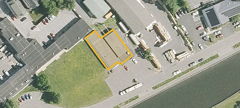 32 Commercial St