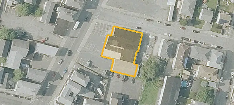 1756 Main St