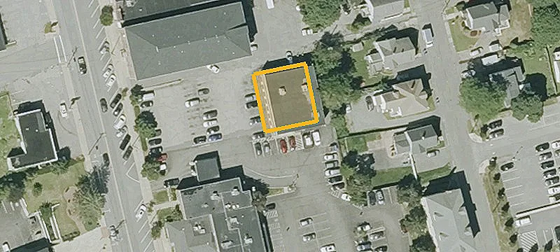 24 School St