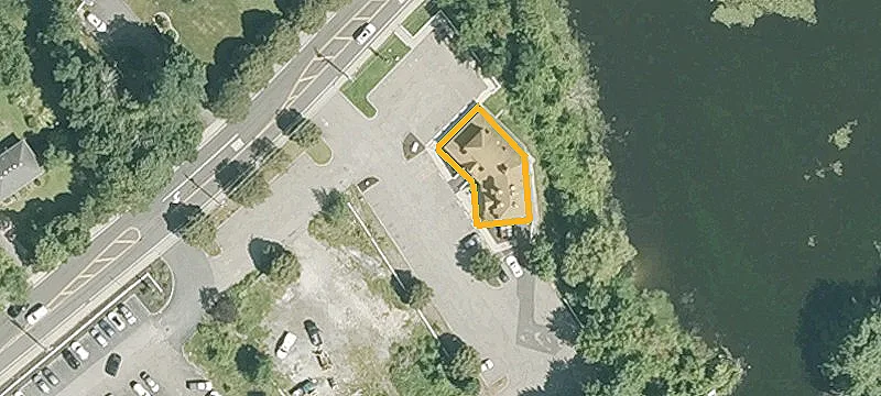 370 King St