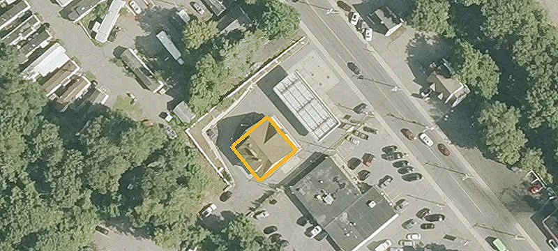 592 Main St
