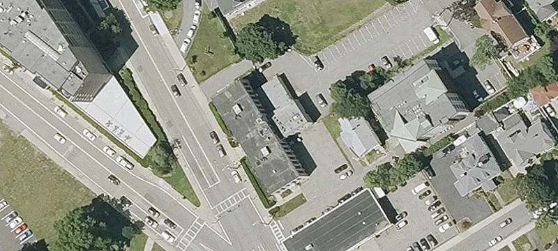 1120 Hancock St