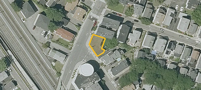 130 Cross St