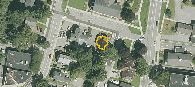 12 Library St